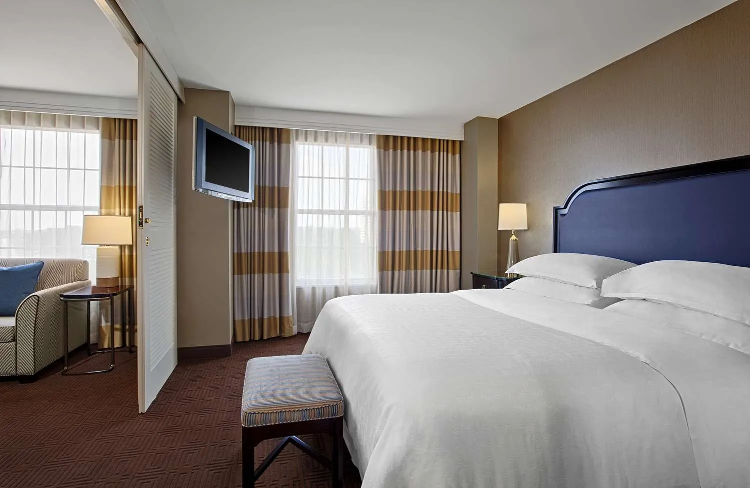 Sheraton Suites Hotel